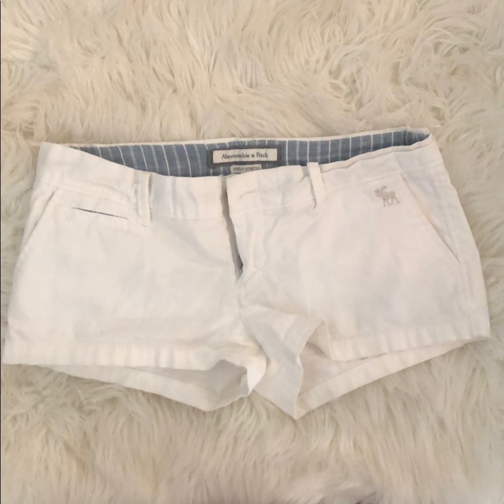 Perfect white shorts!!!❤️❤️❤️